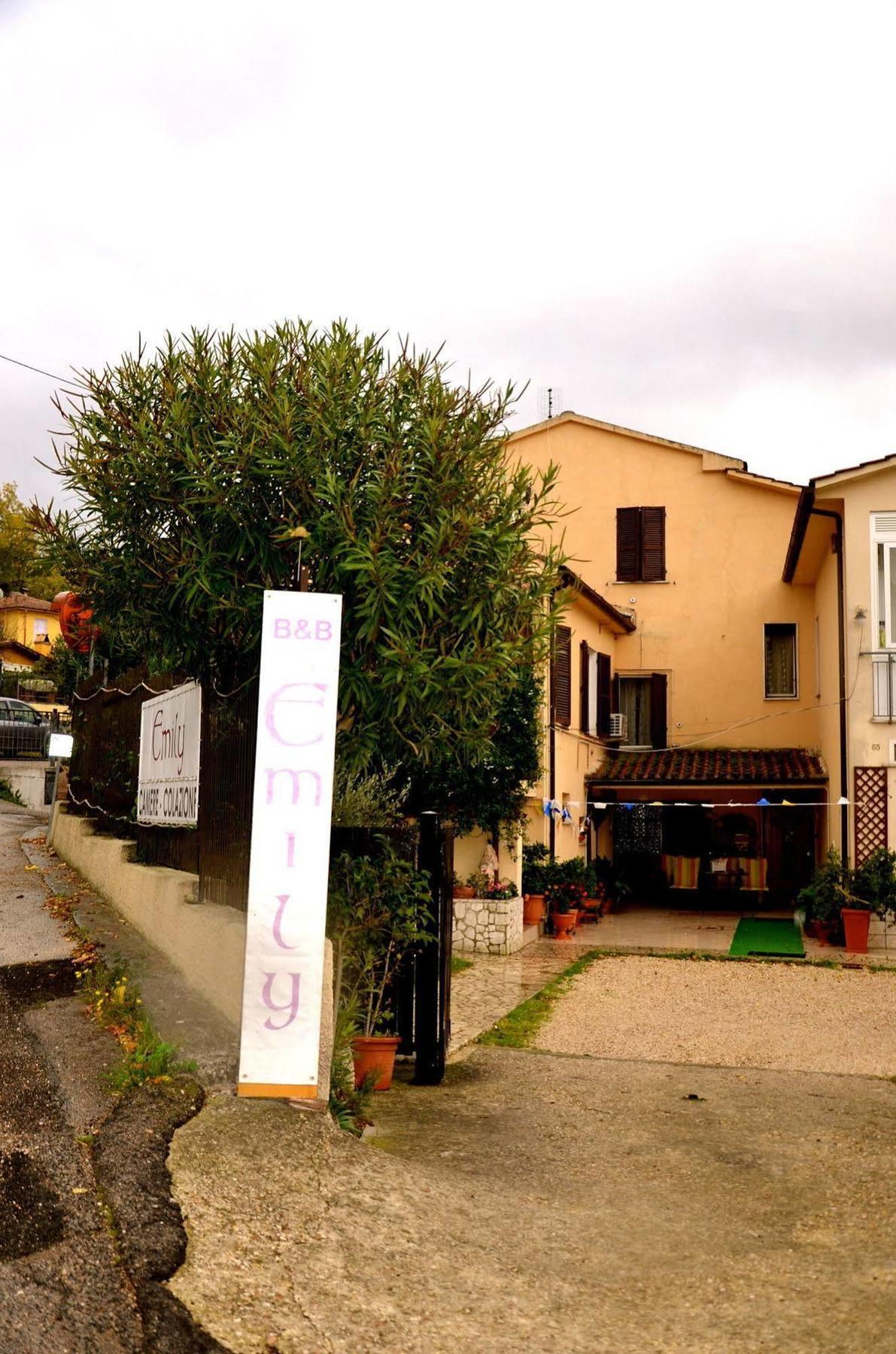 Bed and Breakfast Emily Stroncone Exterior foto